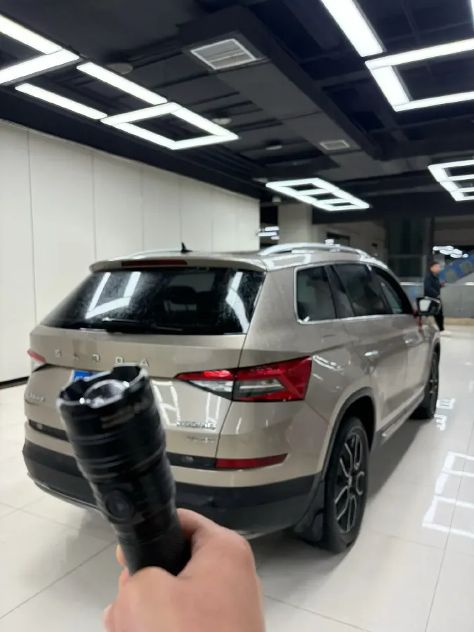 2019 Skoda Superb 2.0T 220HP L4 7DCT,autocango,china used car exporter,china ev exporter,chinese used car exporter,chinese used ev exporter
