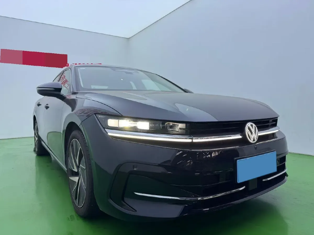 2024 Volkswagen Magotan 2.0T 220HP L4 7DCT,autocango,china used car exporter,china ev exporter,chinese used car exporter,chinese used ev exporter