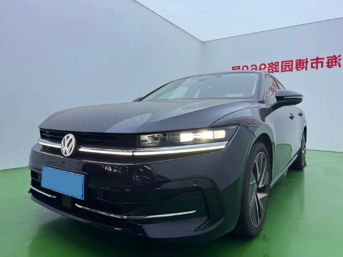 2024 Volkswagen Magotan 2.0T 220HP L4 7DCT,autocango,china used car exporter,china ev exporter,chinese used car exporter,chinese used ev exporter