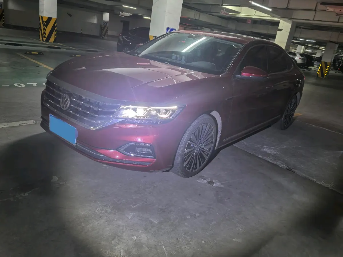2019 Volkswagen Passat 2.0T 186HP L4 7DCT,autocango,china used car exporter,china ev exporter,chinese used car exporter,chinese used ev exporter