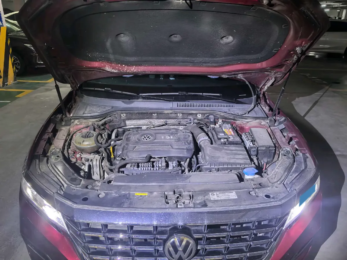 2019 Volkswagen Passat 2.0T 186HP L4 7DCT,autocango,china used car exporter,china ev exporter,chinese used car exporter,chinese used ev exporter