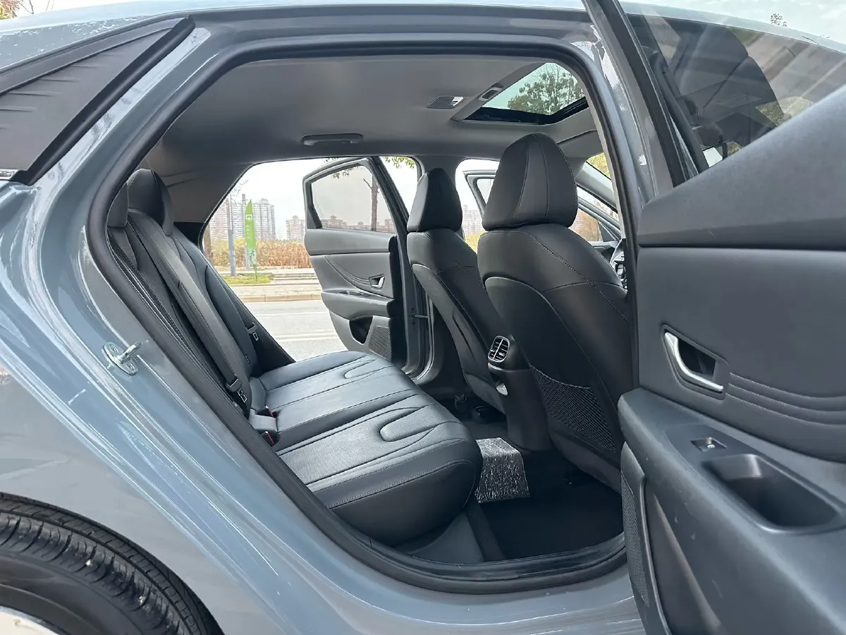 2021 Hyundai Elantra 1.5L 115HP L4 CVT,autocango,china used car exporter,china ev exporter,chinese used car exporter,chinese used ev exporter