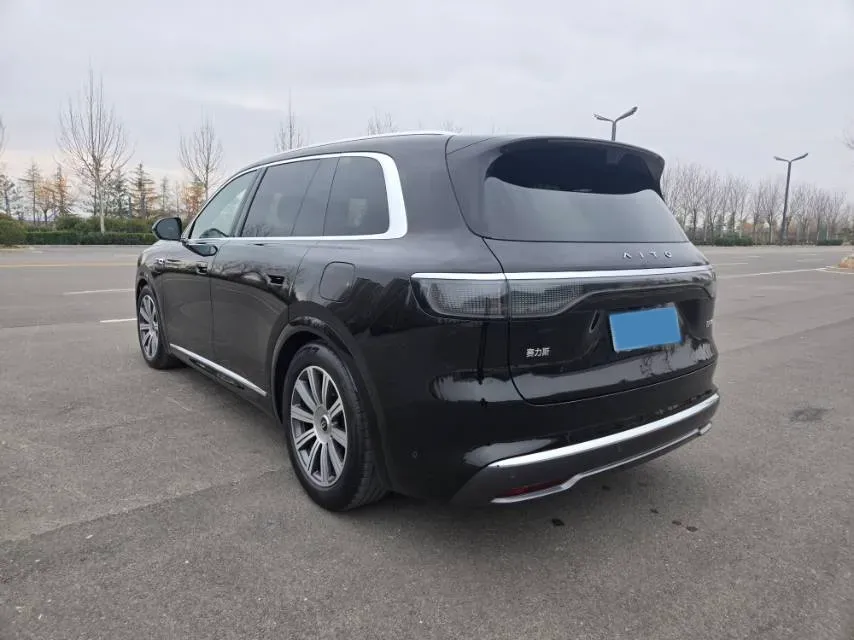 2025 AITO AITO M8 REEV 160HP REEV 53.4KWH,autocango,china used car exporter,china ev exporter,chinese used car exporter,chinese used ev exporter