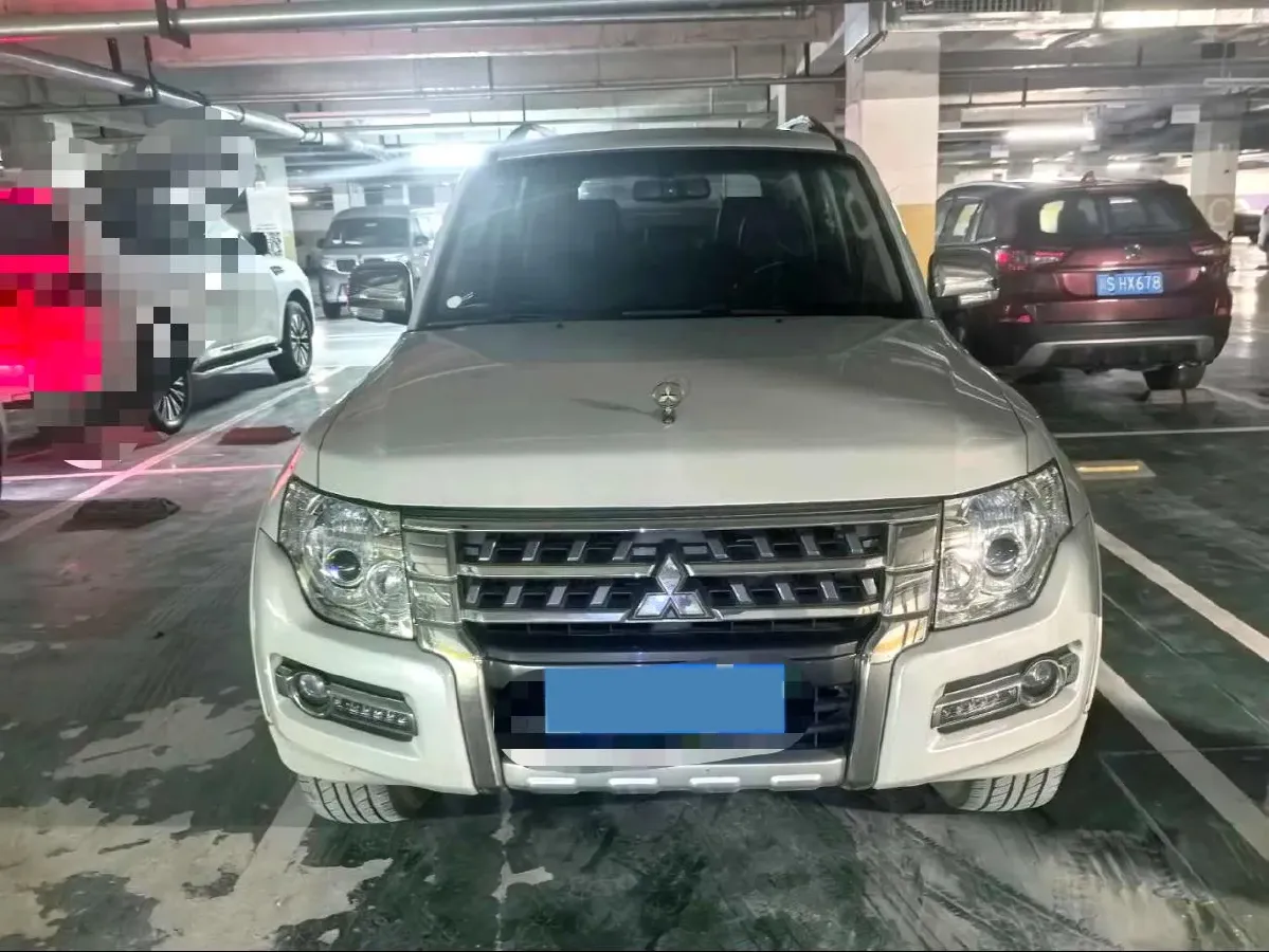 2018 Mitsubishi Pajero 3.0L 174HP V6 5AT,autocango,china used car exporter,china ev exporter,chinese used car exporter,chinese used ev exporter