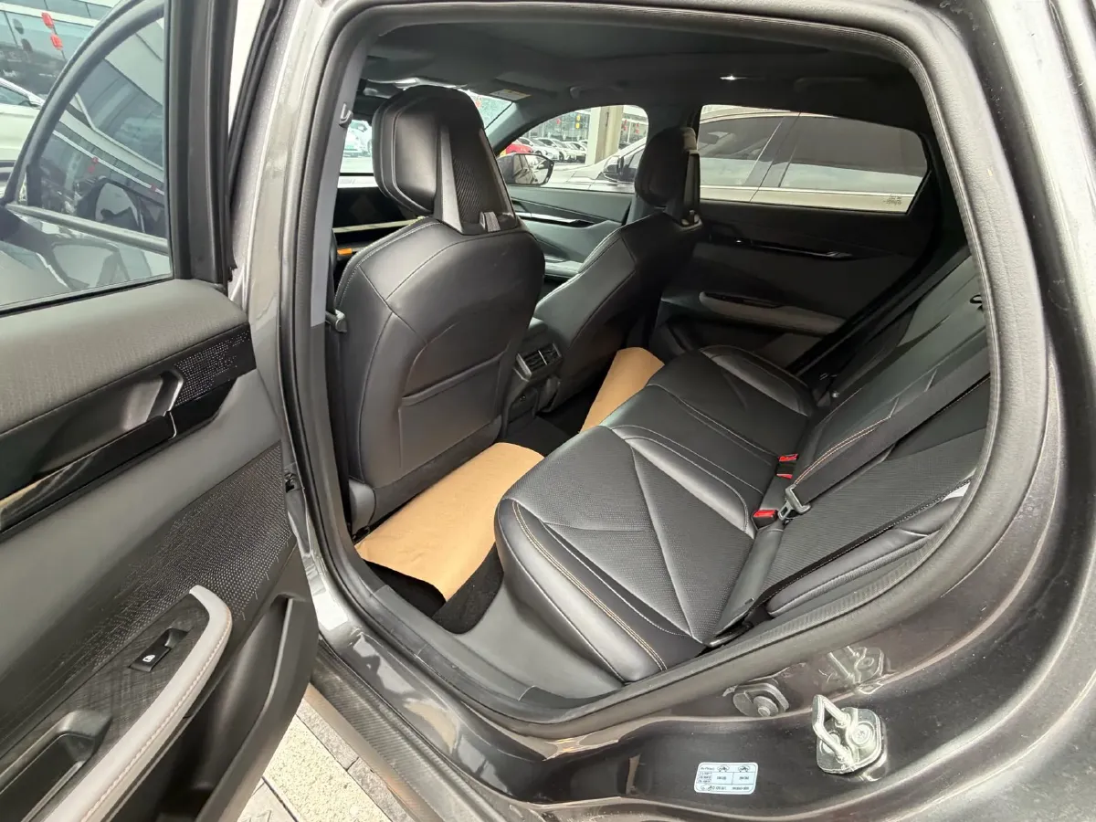 2022 ChangAn UNI-V 1.5T 188HP L4 7DCT,autocango,china used car exporter,china ev exporter,chinese used car exporter,chinese used ev exporter