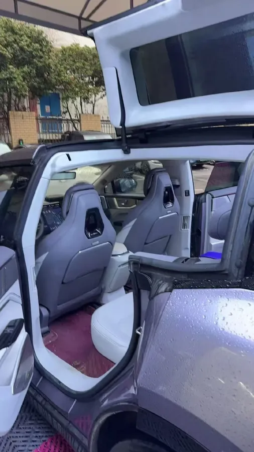 2023 HiPhi Y BEV 76.6KWH,autocango,china used car exporter,china ev exporter,chinese used car exporter,chinese used ev exporter