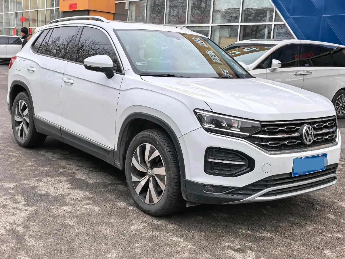2019 Jeep Cherokee 2.0T 234HP L4 9AT,autocango,china used car exporter,china ev exporter,chinese used car exporter,chinese used ev exporter