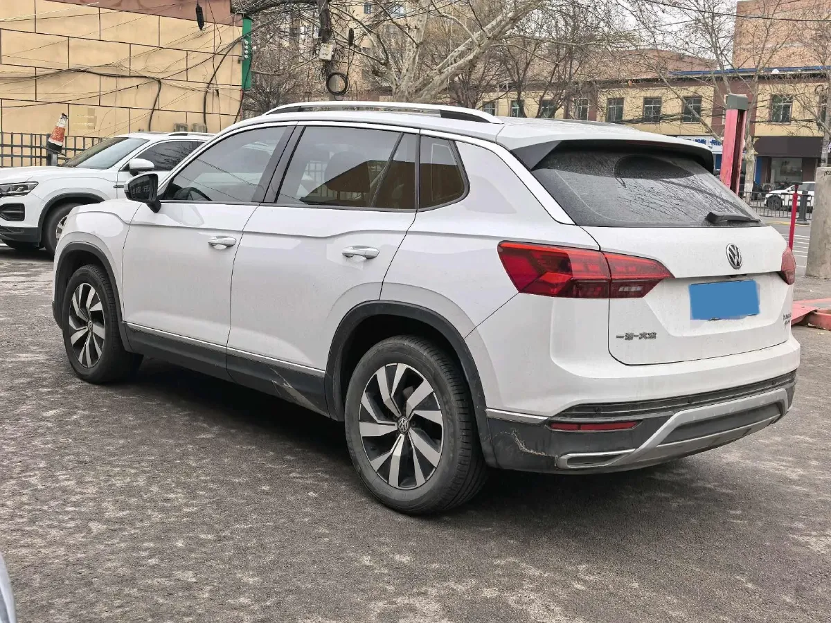 2019 Jeep Cherokee 2.0T 234HP L4 9AT,autocango,china used car exporter,china ev exporter,chinese used car exporter,chinese used ev exporter