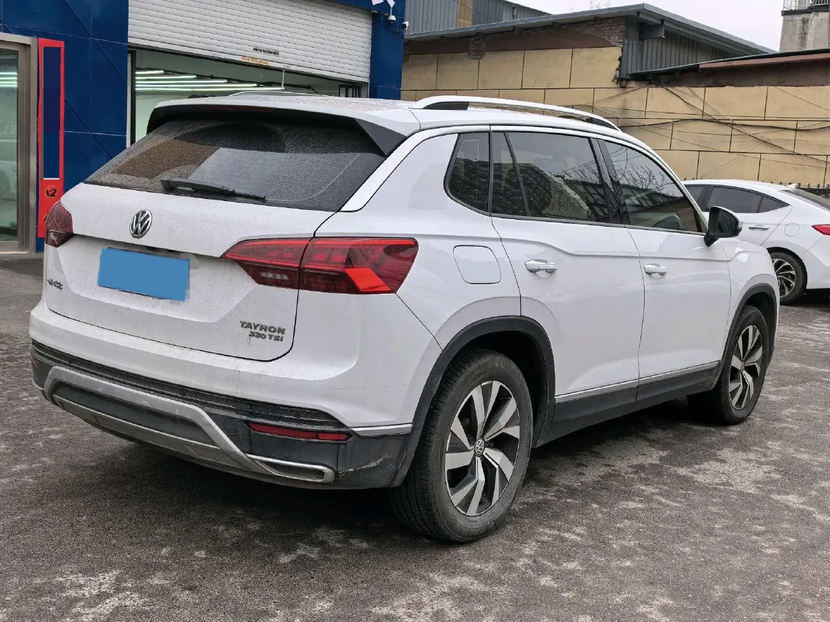 2019 Jeep Cherokee 2.0T 234HP L4 9AT,autocango,china used car exporter,china ev exporter,chinese used car exporter,chinese used ev exporter