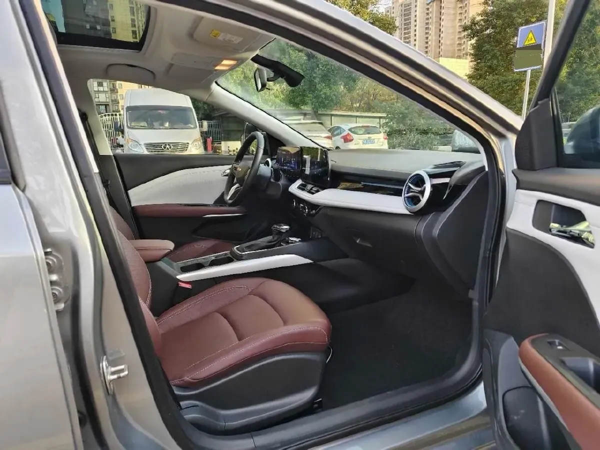 2023 Chevrolet Monza 1.5L 113HP L4 6DCT,autocango,china used car exporter,china ev exporter,chinese used car exporter,chinese used ev exporter