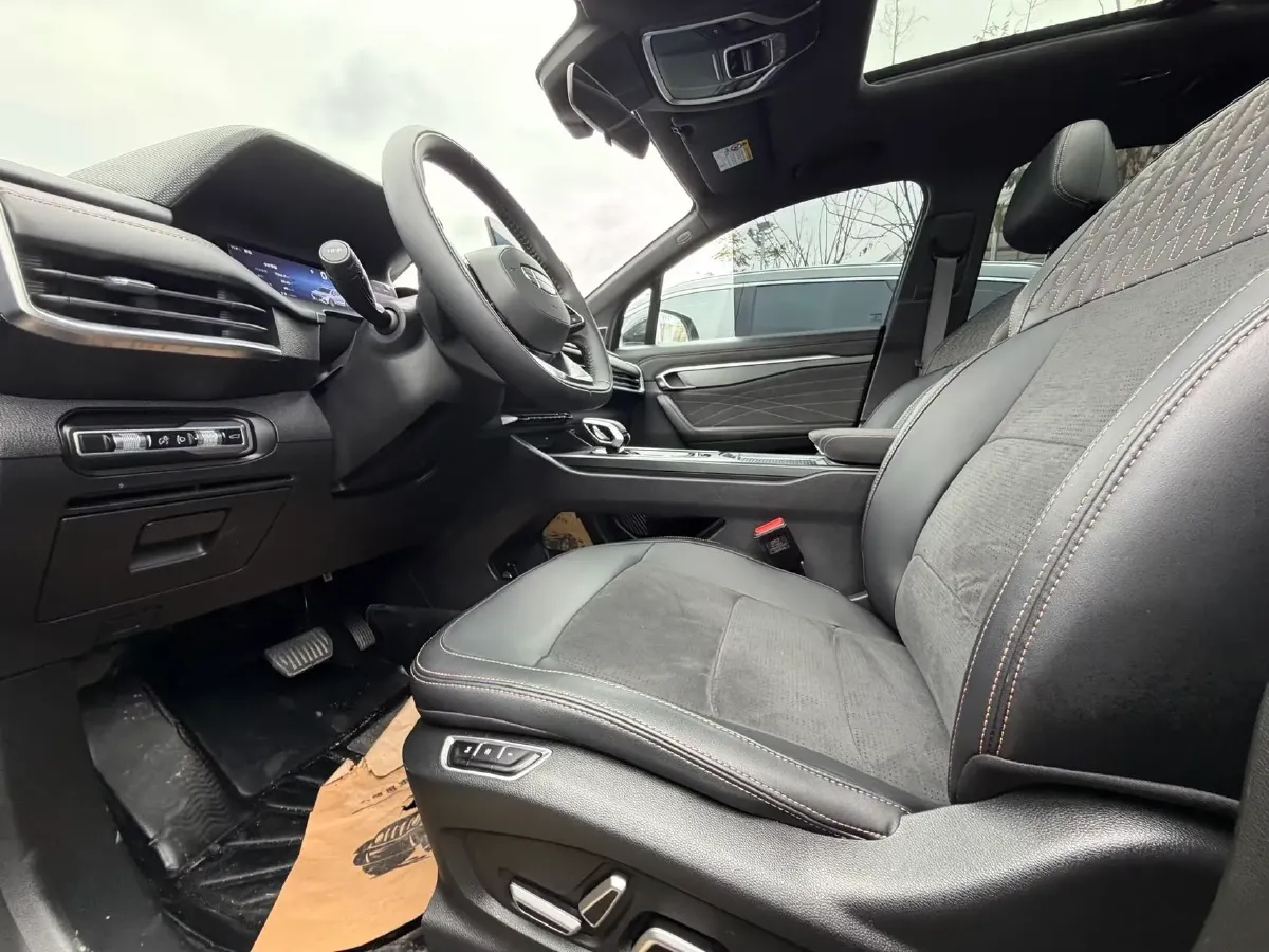 2025 Geely Okavango L 2.0T 218HP L4 7DCT,autocango,china used car exporter,china ev exporter,chinese used car exporter,chinese used ev exporter