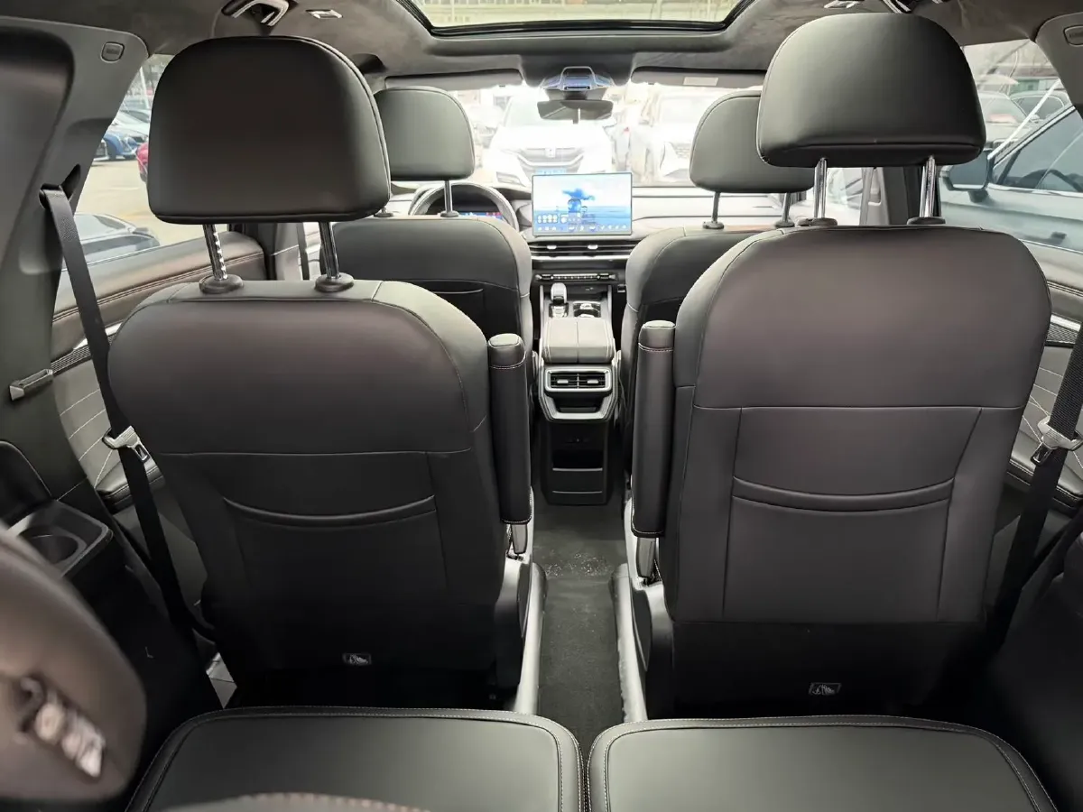 2025 Geely Okavango L 2.0T 218HP L4 7DCT,autocango,china used car exporter,china ev exporter,chinese used car exporter,chinese used ev exporter