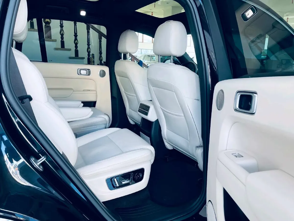2023 Li L8 Range Extended 154HP REEV 40.9KWH,autocango,china used car exporter,china ev exporter,chinese used car exporter,chinese used ev exporter