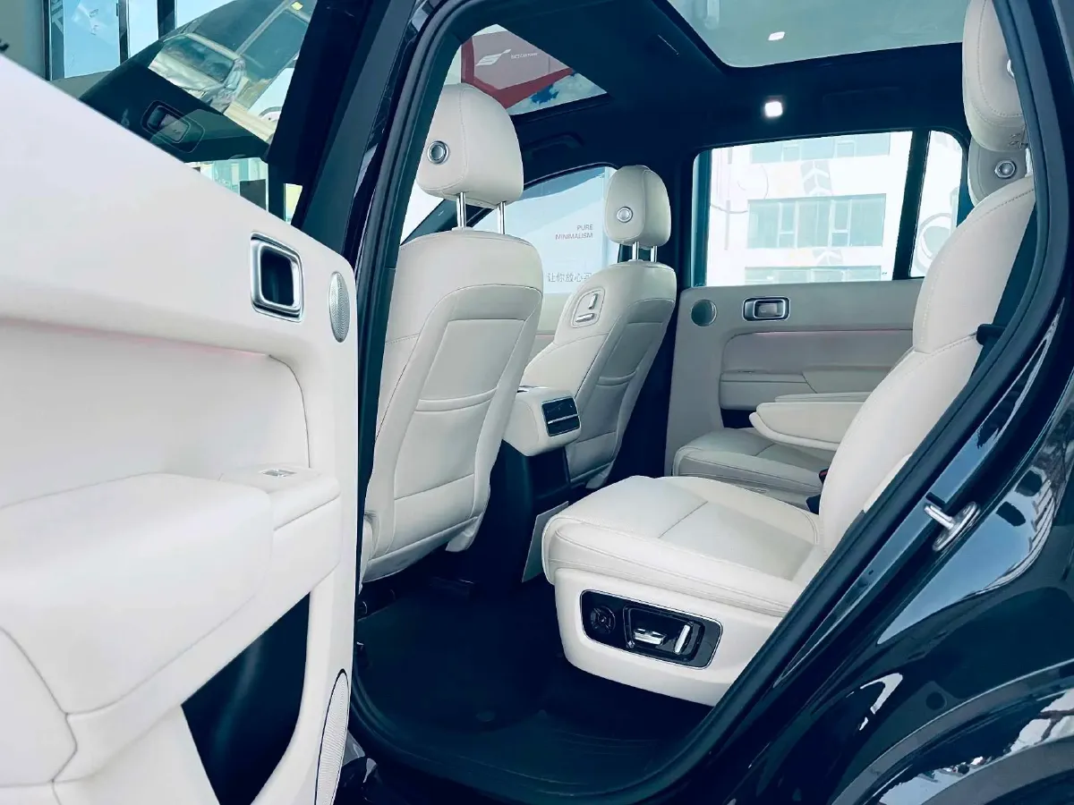 2023 Li L8 Range Extended 154HP REEV 40.9KWH,autocango,china used car exporter,china ev exporter,chinese used car exporter,chinese used ev exporter