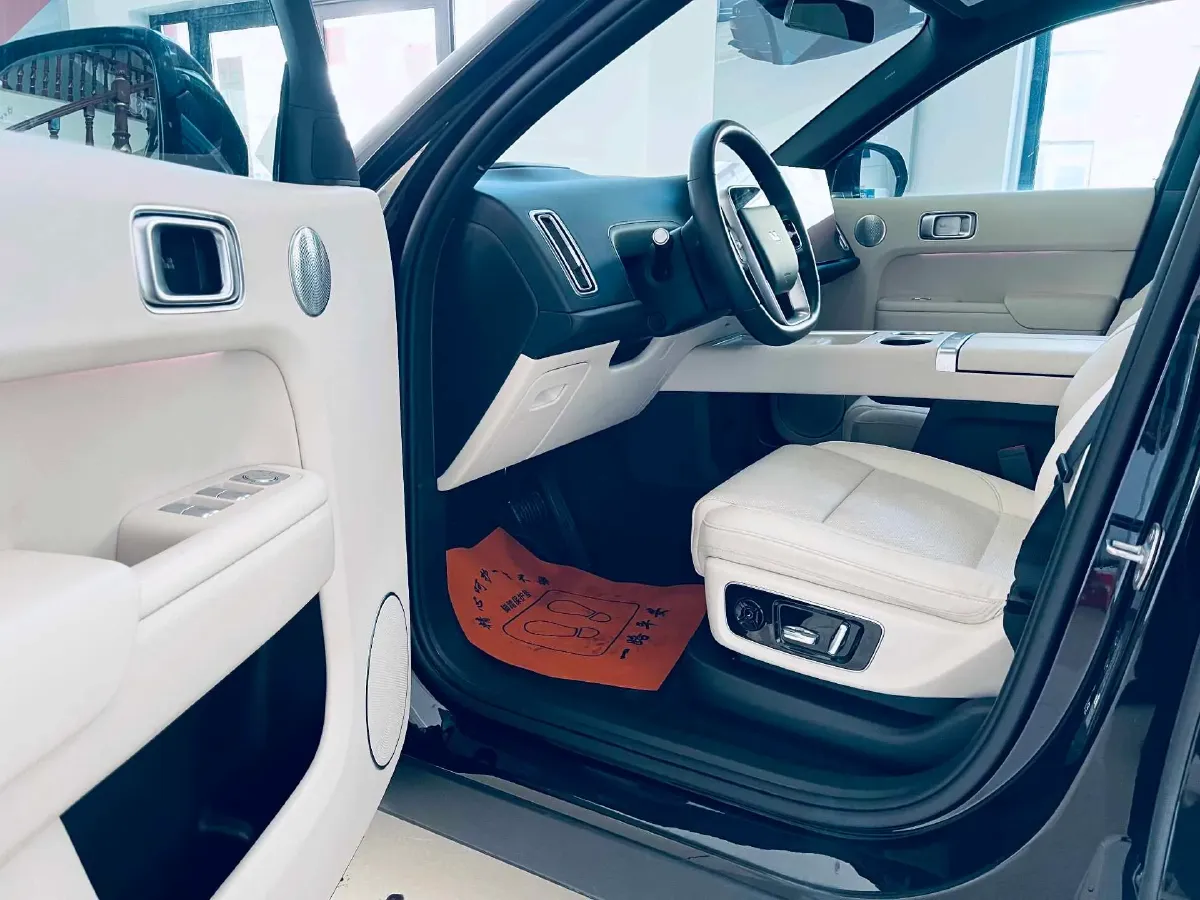 2023 Li L8 Range Extended 154HP REEV 40.9KWH,autocango,china used car exporter,china ev exporter,chinese used car exporter,chinese used ev exporter