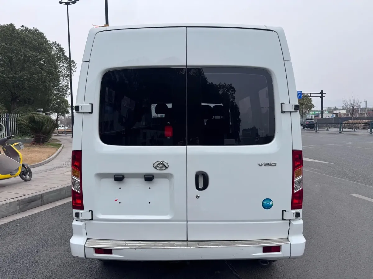 2023 MAXUS XinTu V70 2.0T 125HP L4 6MT,autocango,china used car exporter,china ev exporter,chinese used car exporter,chinese used ev exporter