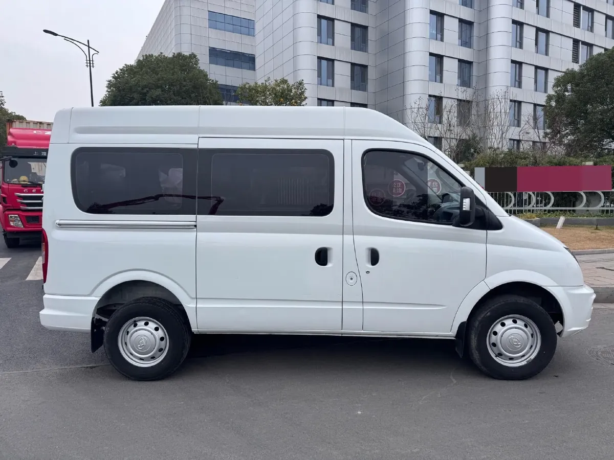 2023 MAXUS XinTu V70 2.0T 125HP L4 6MT,autocango,china used car exporter,china ev exporter,chinese used car exporter,chinese used ev exporter