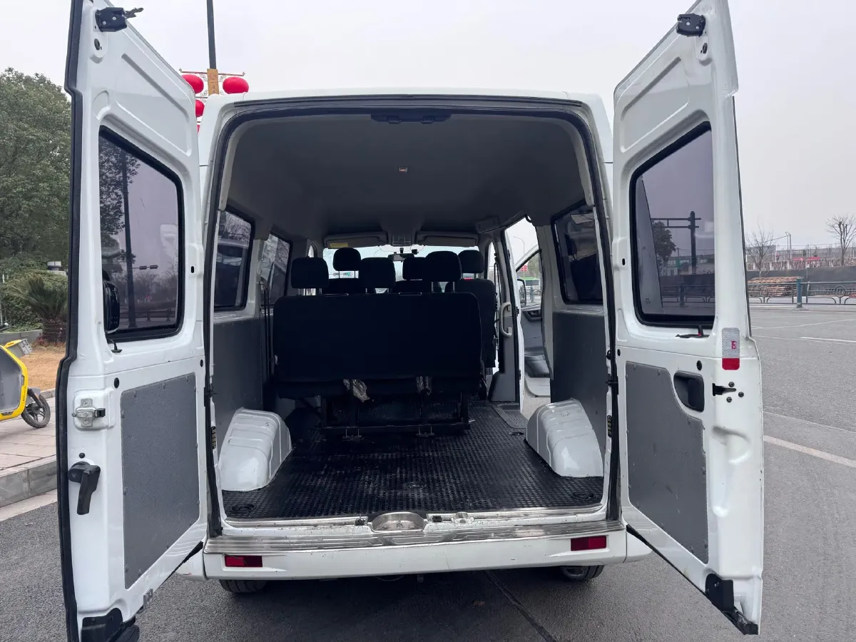 2023 MAXUS XinTu V70 2.0T 125HP L4 6MT,autocango,china used car exporter,china ev exporter,chinese used car exporter,chinese used ev exporter