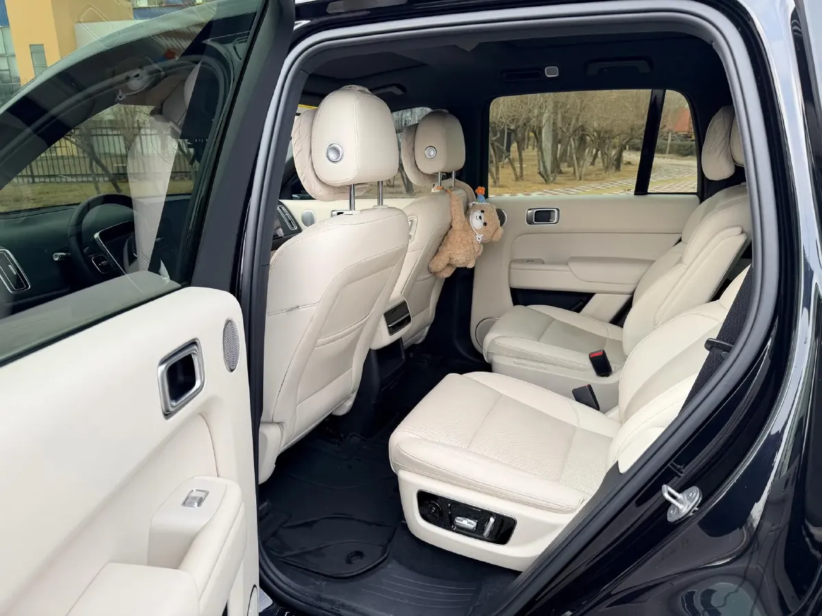 2023 Li L7 Range Extended 154HP REEV 40.9KWH,autocango,china used car exporter,china ev exporter,chinese used car exporter,chinese used ev exporter