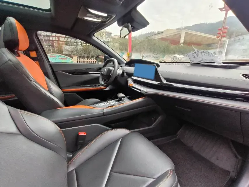 2022 ChangAn UNI-V 1.5T 188HP L4 7DCT,autocango,china used car exporter,china ev exporter,chinese used car exporter,chinese used ev exporter