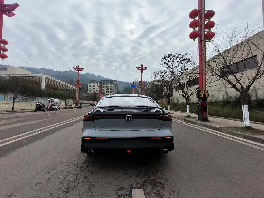 2022 ChangAn UNI-V 1.5T 188HP L4 7DCT,autocango,china used car exporter,china ev exporter,chinese used car exporter,chinese used ev exporter