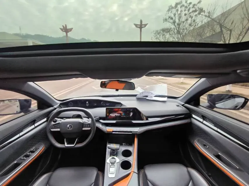 2022 ChangAn UNI-V 1.5T 188HP L4 7DCT,autocango,china used car exporter,china ev exporter,chinese used car exporter,chinese used ev exporter