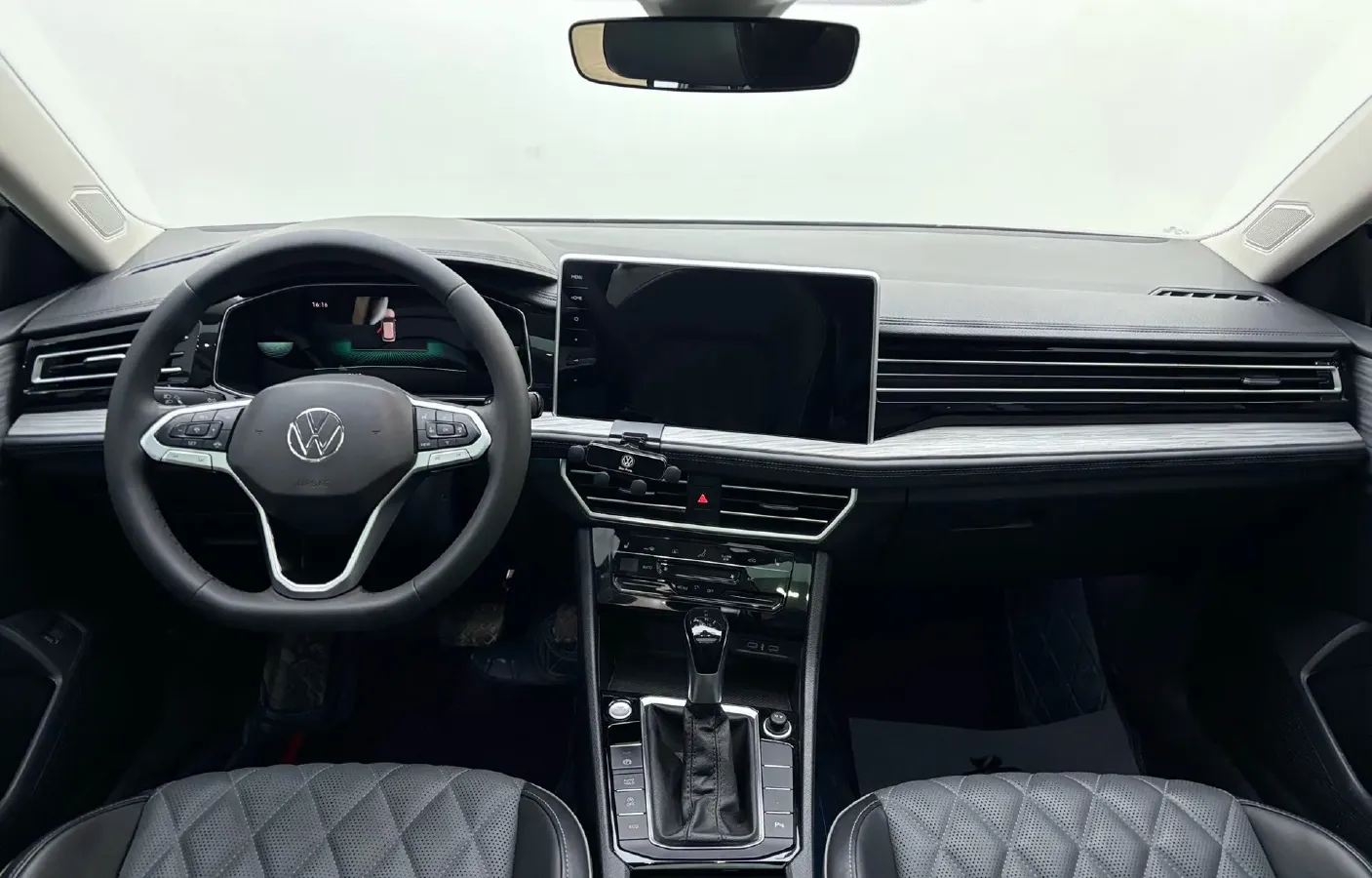 2023 Volkswagen Sagitar 1.4T 150HP L4 7DCT,autocango,china used car exporter,china ev exporter,chinese used car exporter,chinese used ev exporter