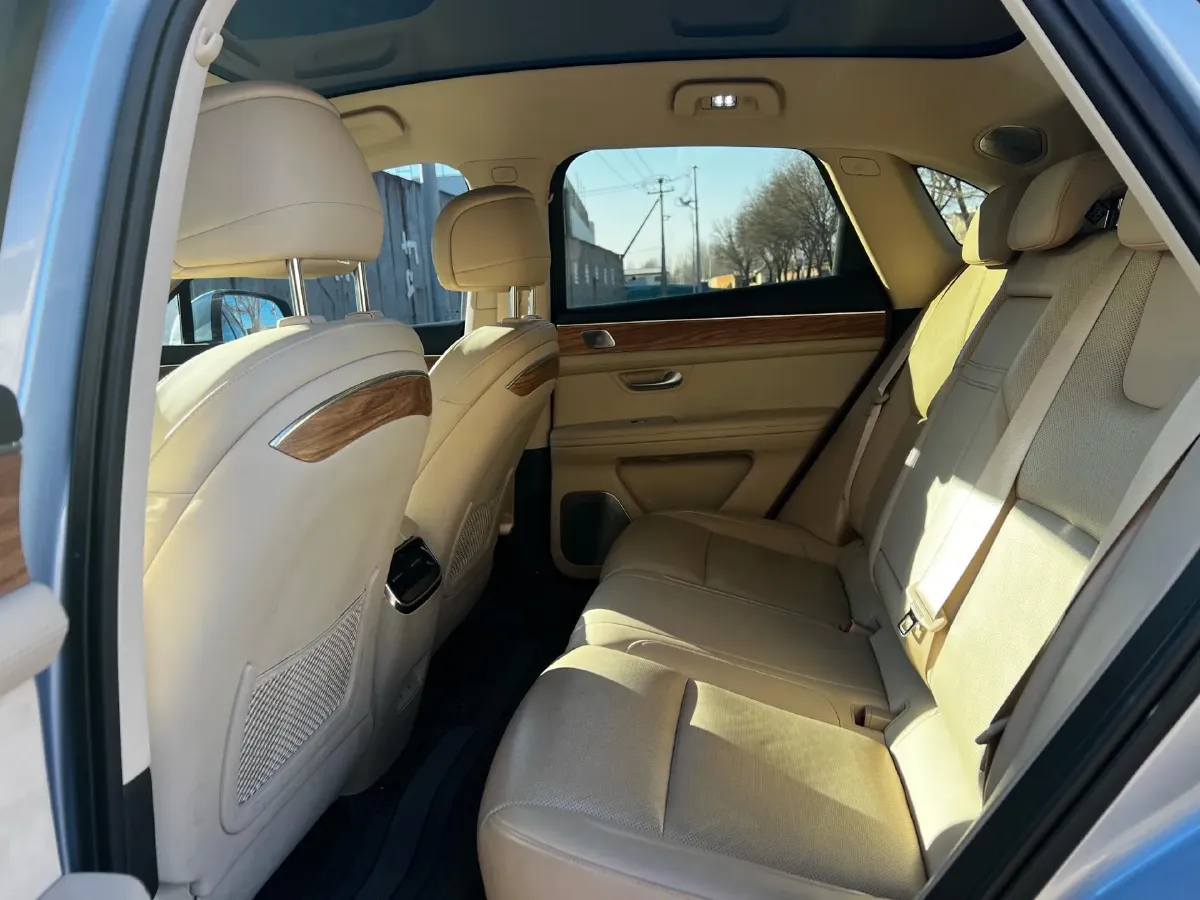 2022 Infiniti Q50L 2.0T 211HP L4 7AT,autocango,china used car exporter,china ev exporter,chinese used car exporter,chinese used ev exporter