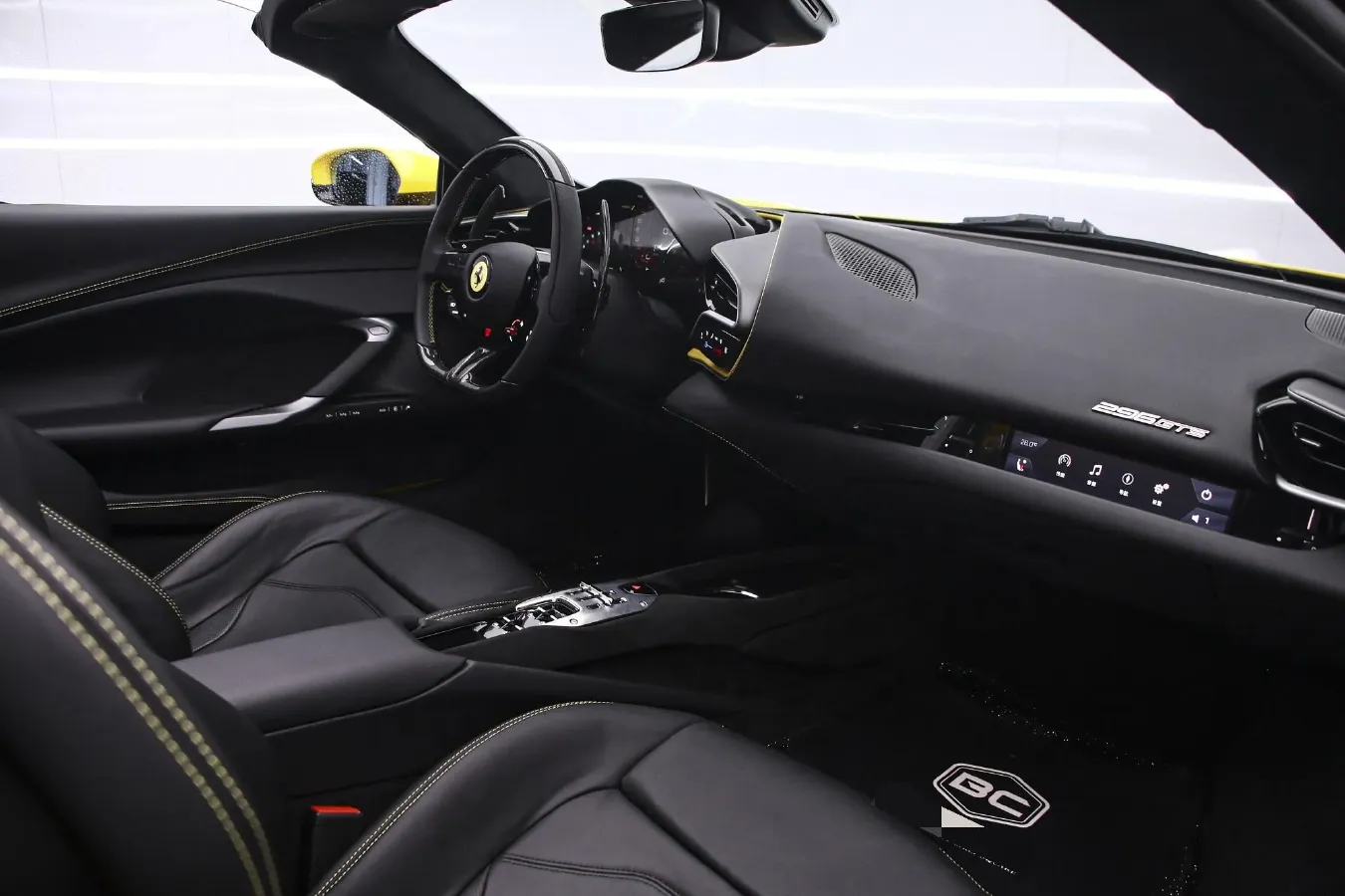 2022 Ferrari 296 3.0T 663HP V6 8DCT PHEV 7.45KWH,autocango,china used car exporter,china ev exporter,chinese used car exporter,chinese used ev exporter