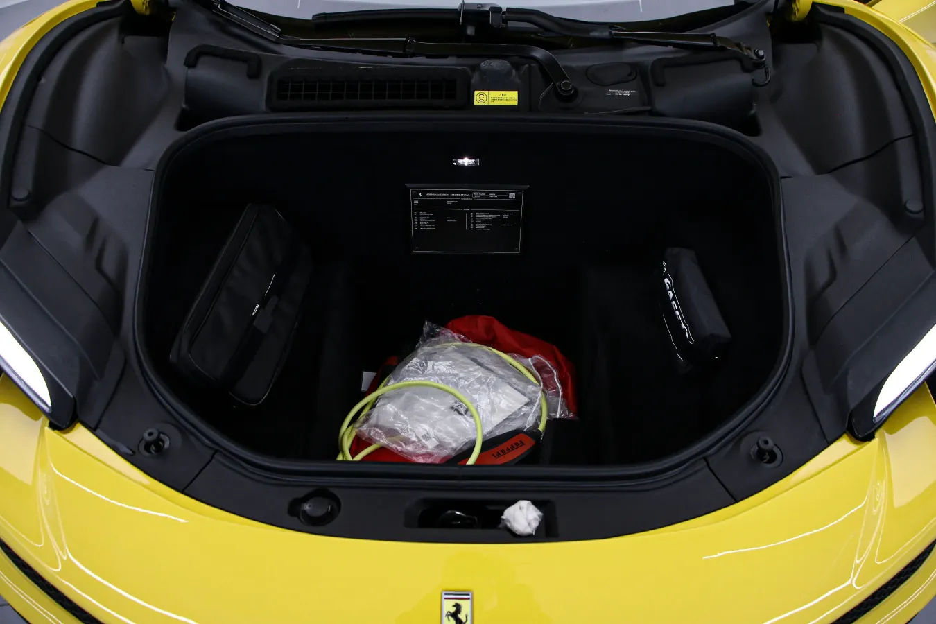 2022 Ferrari 296 3.0T 663HP V6 8DCT PHEV 7.45KWH,autocango,china used car exporter,china ev exporter,chinese used car exporter,chinese used ev exporter