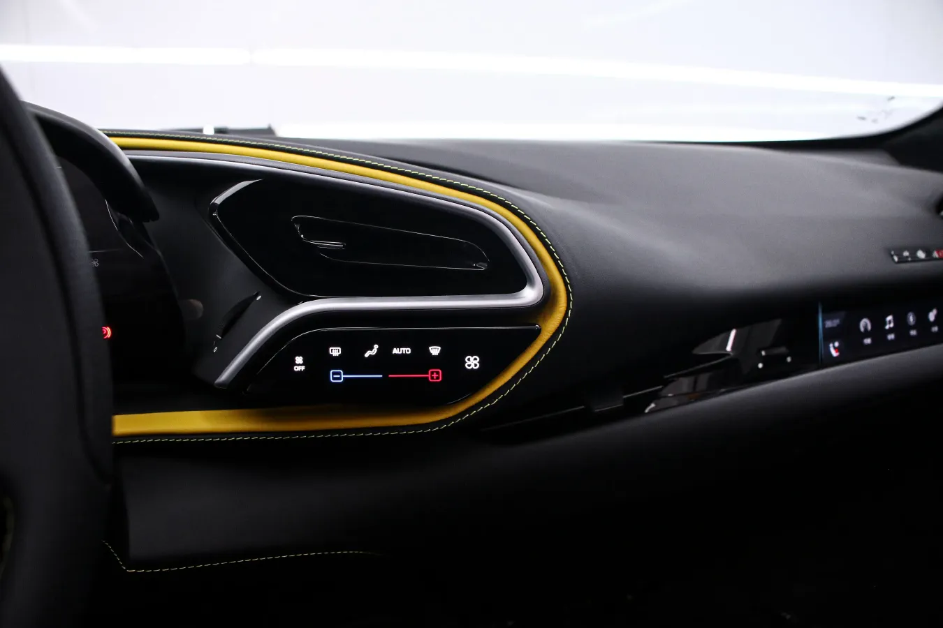 2022 Ferrari 296 3.0T 663HP V6 8DCT PHEV 7.45KWH,autocango,china used car exporter,china ev exporter,chinese used car exporter,chinese used ev exporter