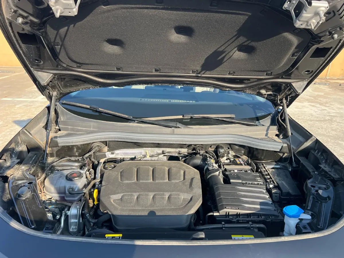 2025 Volkswagen Tayron 2.0T 186HP L4 7DCT,autocango,china used car exporter,china ev exporter,chinese used car exporter,chinese used ev exporter