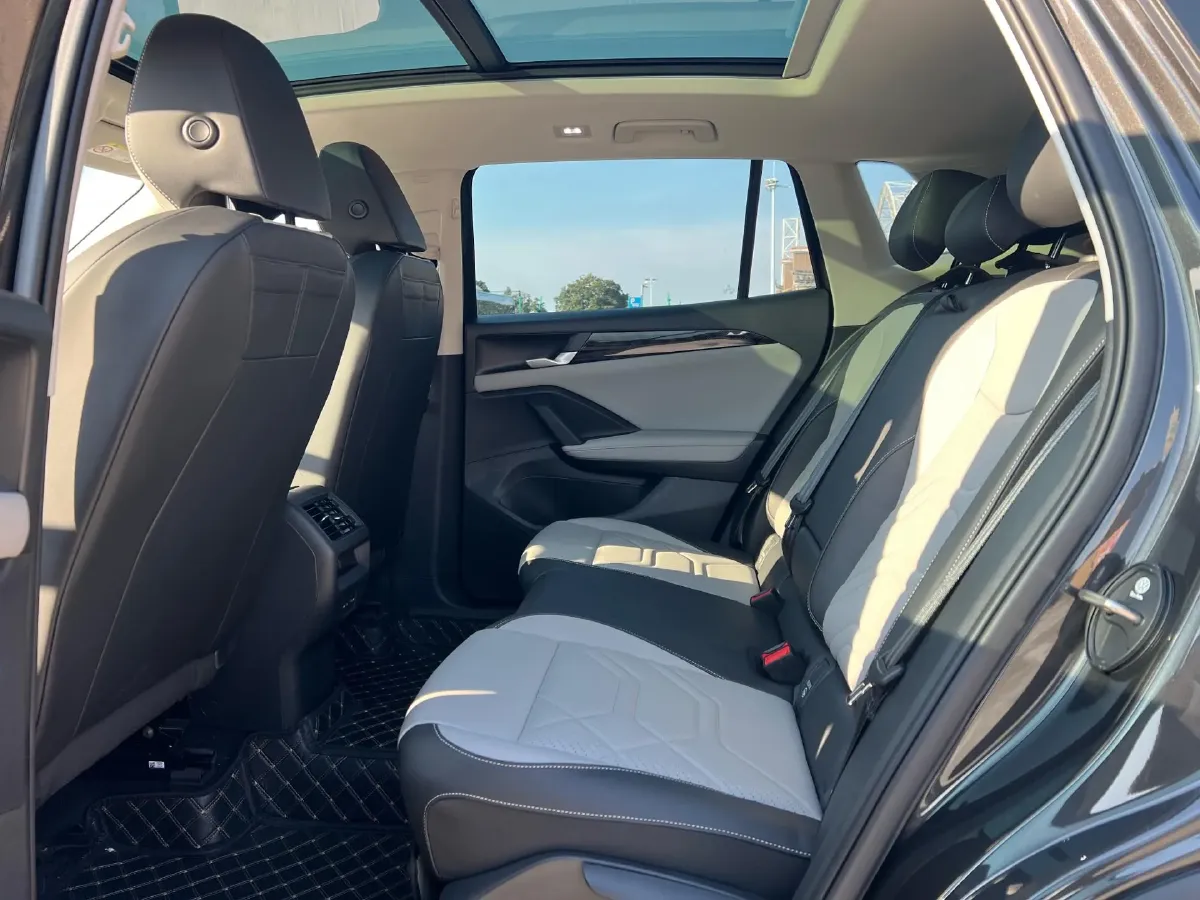 2025 Volkswagen Tayron 2.0T 186HP L4 7DCT,autocango,china used car exporter,china ev exporter,chinese used car exporter,chinese used ev exporter