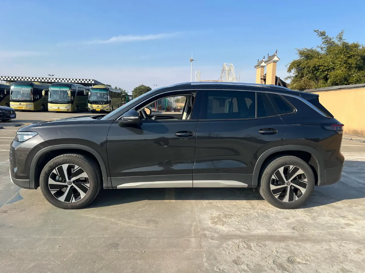 2025 Volkswagen Tayron 2.0T 186HP L4 7DCT,autocango,china used car exporter,china ev exporter,chinese used car exporter,chinese used ev exporter