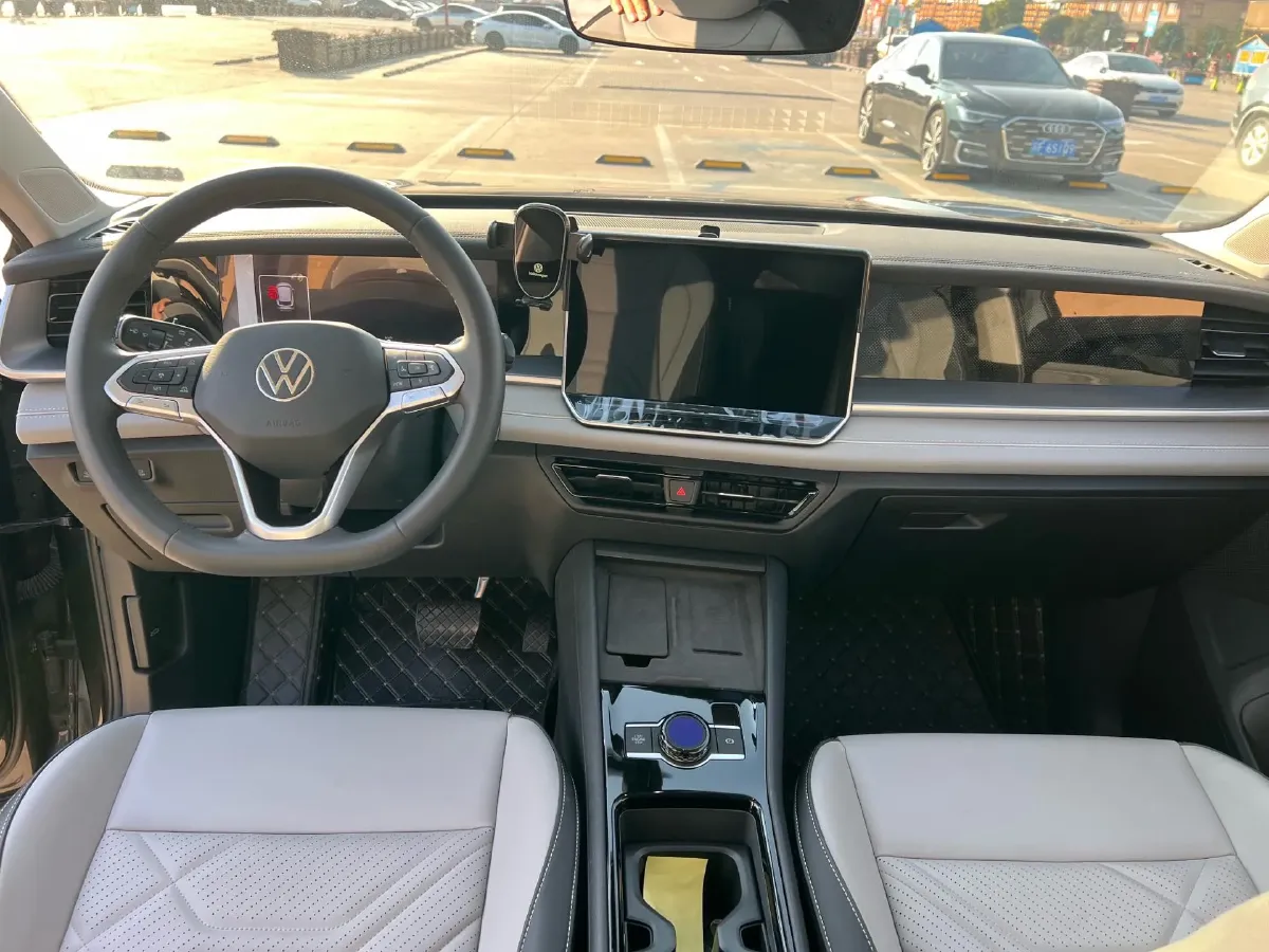 2025 Volkswagen Tayron 2.0T 186HP L4 7DCT,autocango,china used car exporter,china ev exporter,chinese used car exporter,chinese used ev exporter