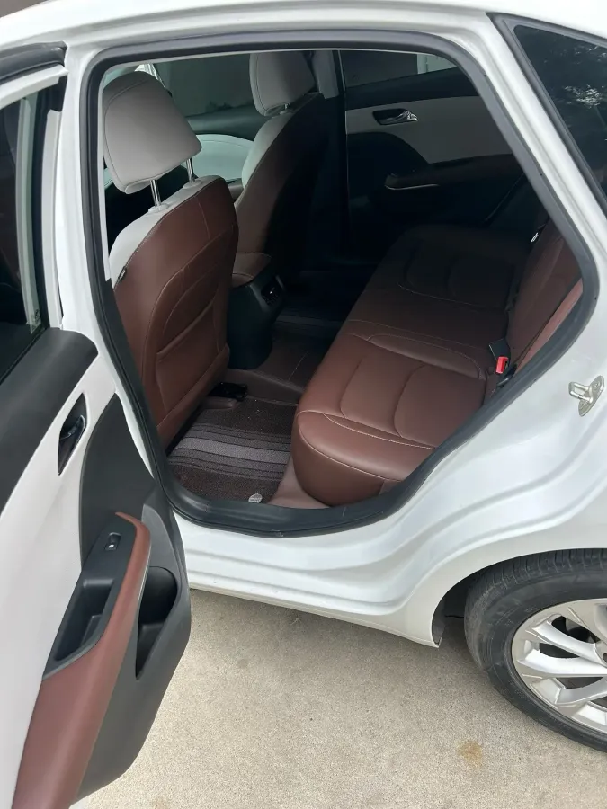 2023 Chevrolet Monza 1.5L 113HP L4 6DCT,autocango,china used car exporter,china ev exporter,chinese used car exporter,chinese used ev exporter