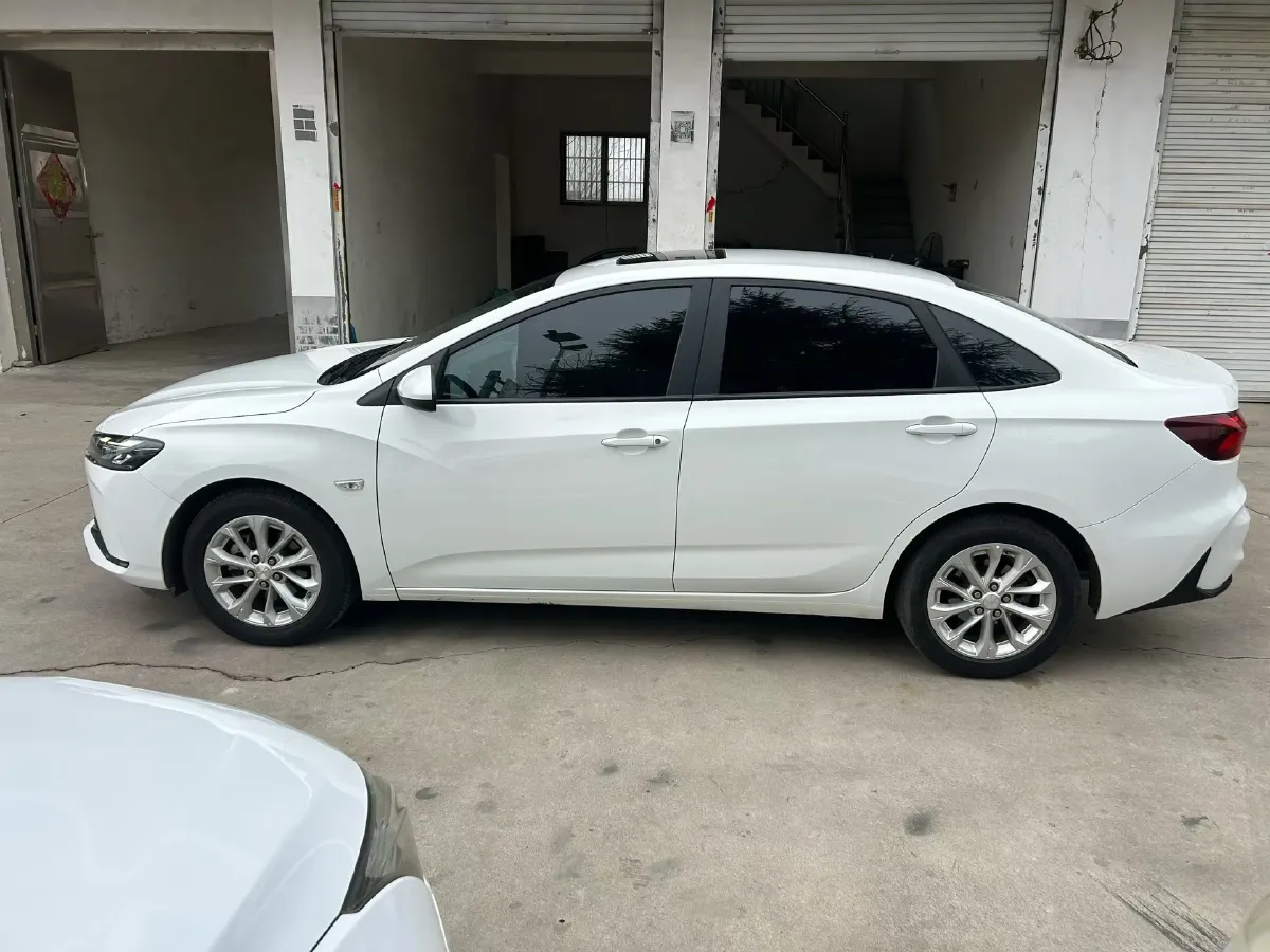 2023 Chevrolet Monza 1.5L 113HP L4 6DCT,autocango,china used car exporter,china ev exporter,chinese used car exporter,chinese used ev exporter