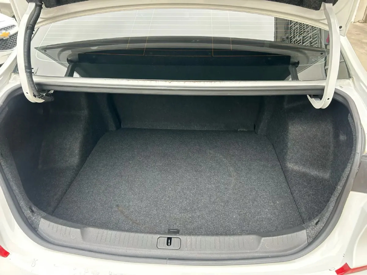 2023 Chevrolet Monza 1.5L 113HP L4 6DCT,autocango,china used car exporter,china ev exporter,chinese used car exporter,chinese used ev exporter