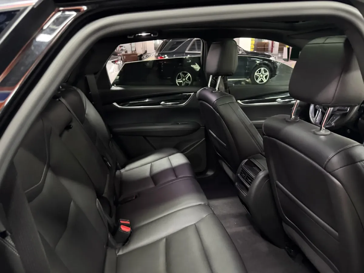 2021 Cadillac XT5 2.0T 237HP L4 9AT,autocango,china used car exporter,china ev exporter,chinese used car exporter,chinese used ev exporter