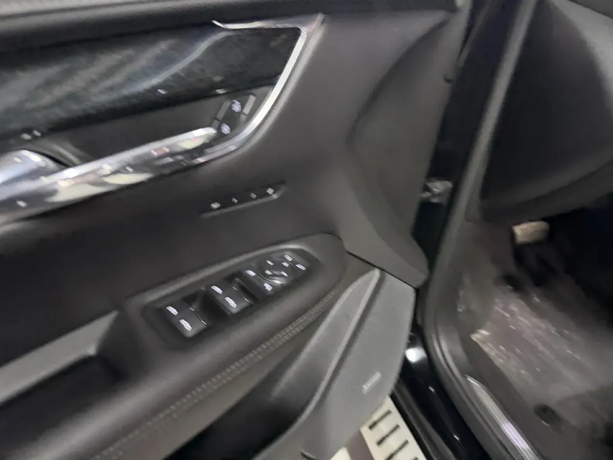 2021 Cadillac XT5 2.0T 237HP L4 9AT,autocango,china used car exporter,china ev exporter,chinese used car exporter,chinese used ev exporter