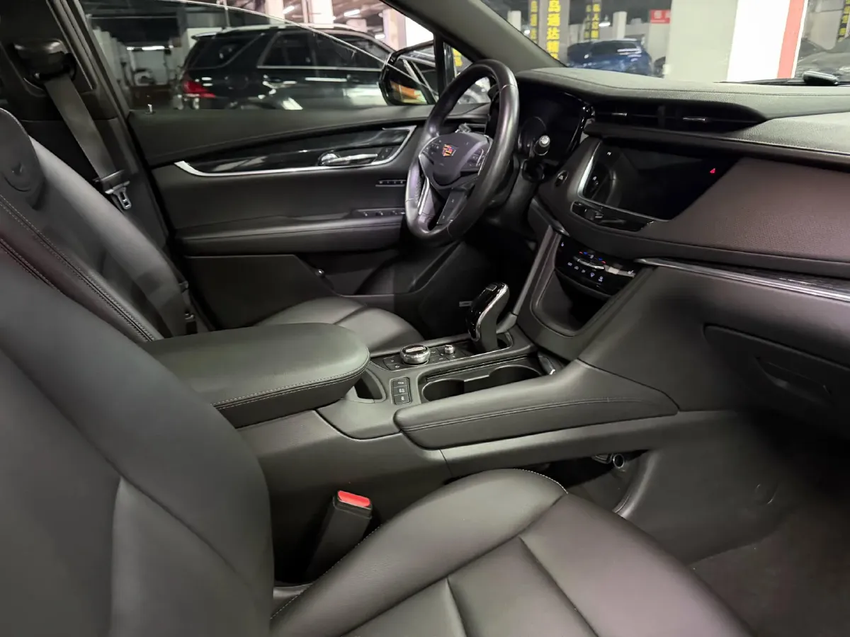 2021 Cadillac XT5 2.0T 237HP L4 9AT,autocango,china used car exporter,china ev exporter,chinese used car exporter,chinese used ev exporter