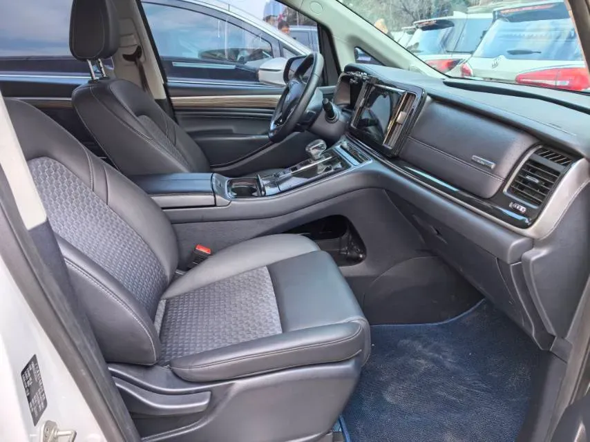 2021 GAC Trumpchi M8 2.0T 252HP L4 8AT,autocango,china used car exporter,china ev exporter,chinese used car exporter,chinese used ev exporter