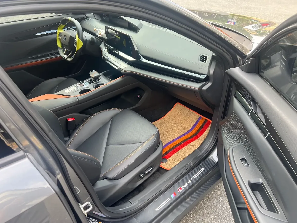 2023 ChangAn UNI-V iDD 1.5T 170HP L4 6TCT PHEV 18.4KWH,autocango,china used car exporter,china ev exporter,chinese used car exporter,chinese used ev exporter