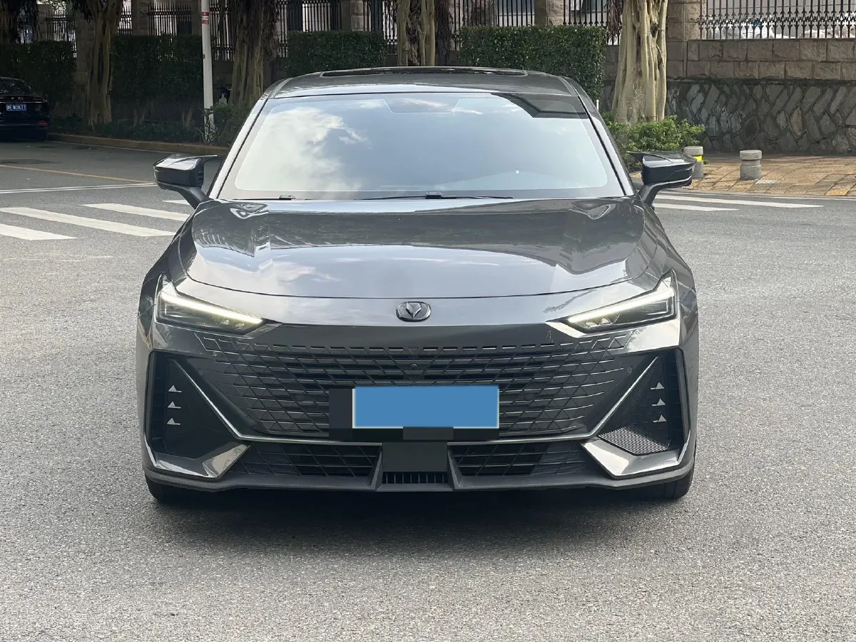 2023 ChangAn UNI-V iDD 1.5T 170HP L4 6TCT PHEV 18.4KWH,autocango,china used car exporter,china ev exporter,chinese used car exporter,chinese used ev exporter