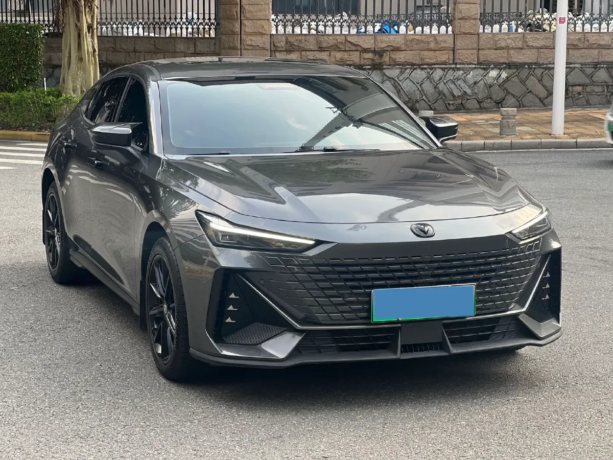 2023 ChangAn UNI-V iDD 1.5T 170HP L4 6TCT PHEV 18.4KWH,autocango,china used car exporter,china ev exporter,chinese used car exporter,chinese used ev exporter