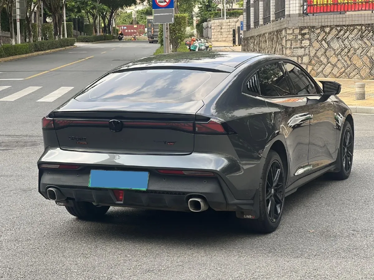 2023 ChangAn UNI-V iDD 1.5T 170HP L4 6TCT PHEV 18.4KWH,autocango,china used car exporter,china ev exporter,chinese used car exporter,chinese used ev exporter