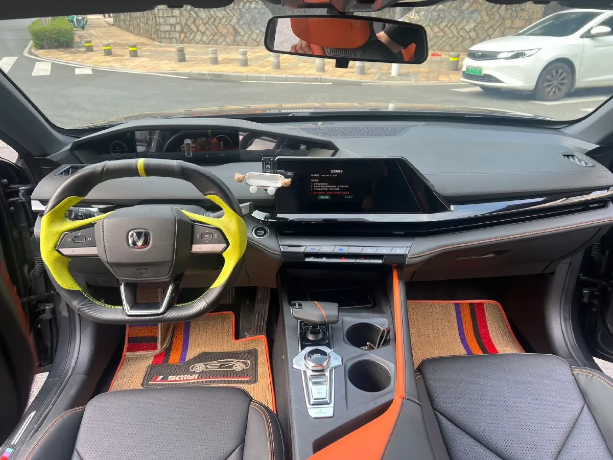 2023 ChangAn UNI-V iDD 1.5T 170HP L4 6TCT PHEV 18.4KWH,autocango,china used car exporter,china ev exporter,chinese used car exporter,chinese used ev exporter