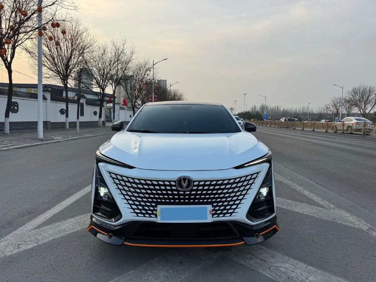 2022 ChangAn UNI-T 1.5T 188HP L4 7DCT,autocango,china used car exporter,china ev exporter,chinese used car exporter,chinese used ev exporter