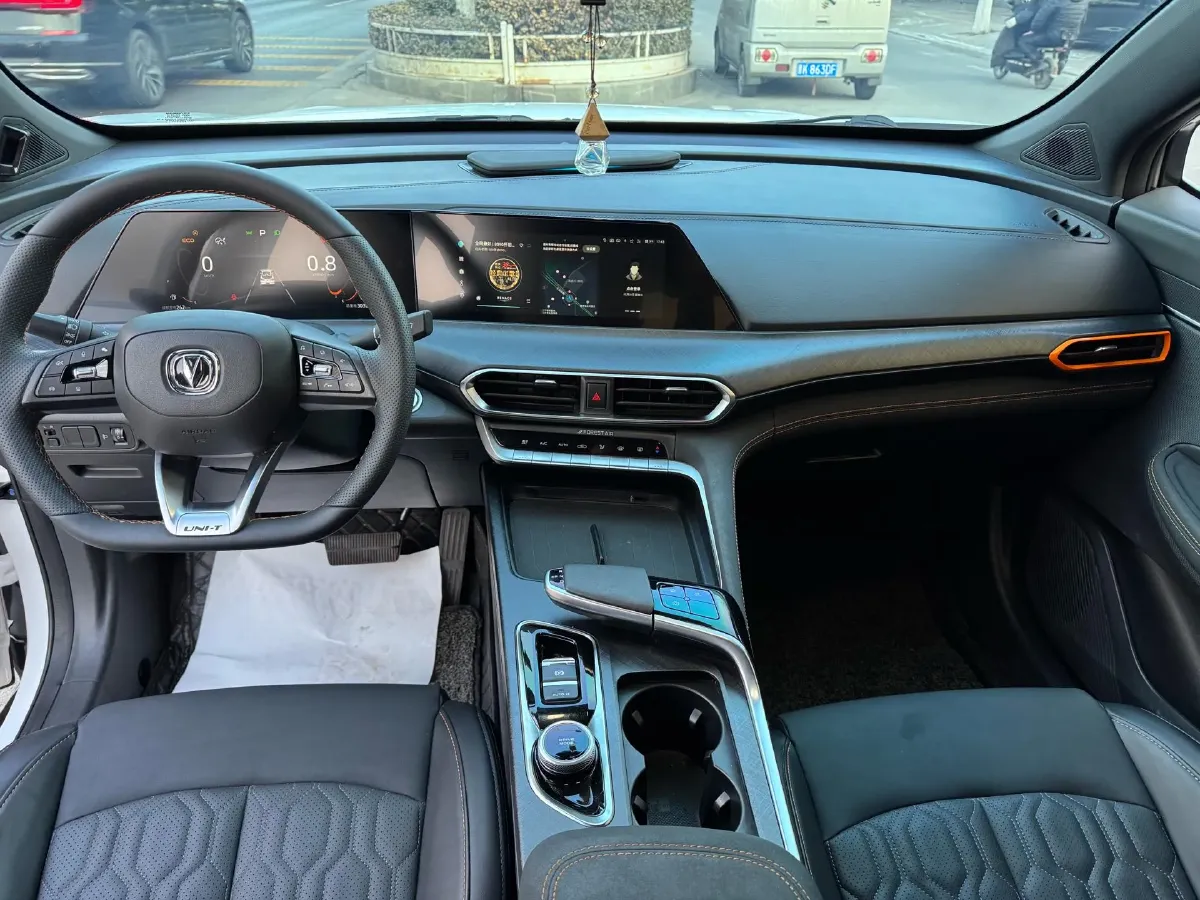 2022 ChangAn UNI-T 1.5T 188HP L4 7DCT,autocango,china used car exporter,china ev exporter,chinese used car exporter,chinese used ev exporter