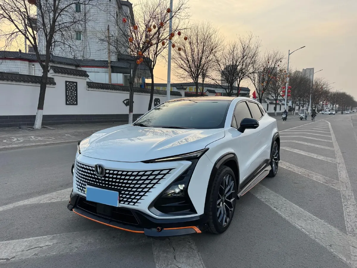 2022 ChangAn UNI-T 1.5T 188HP L4 7DCT,autocango,china used car exporter,china ev exporter,chinese used car exporter,chinese used ev exporter